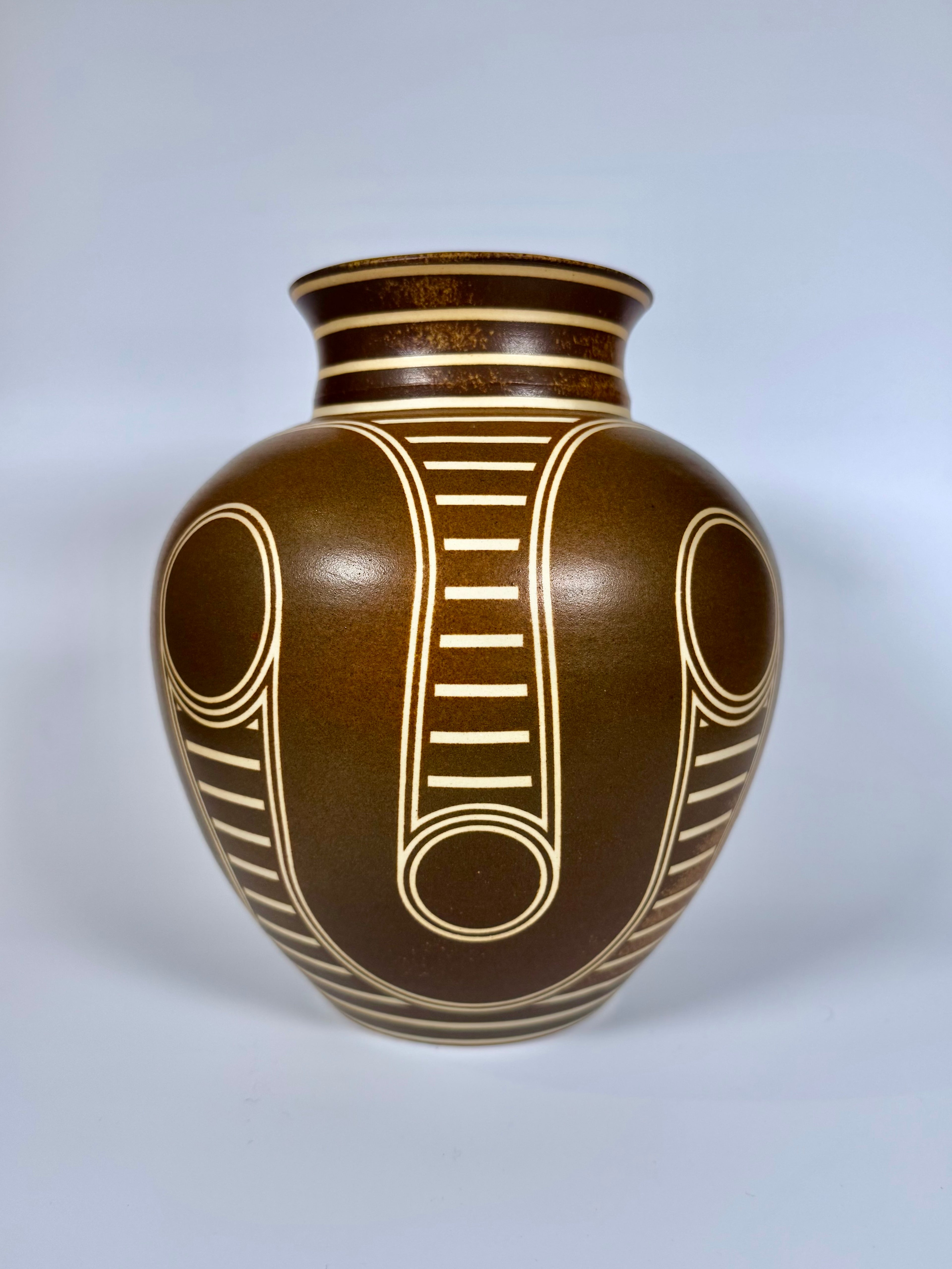 9" Ribbon Vase- Rustic brown