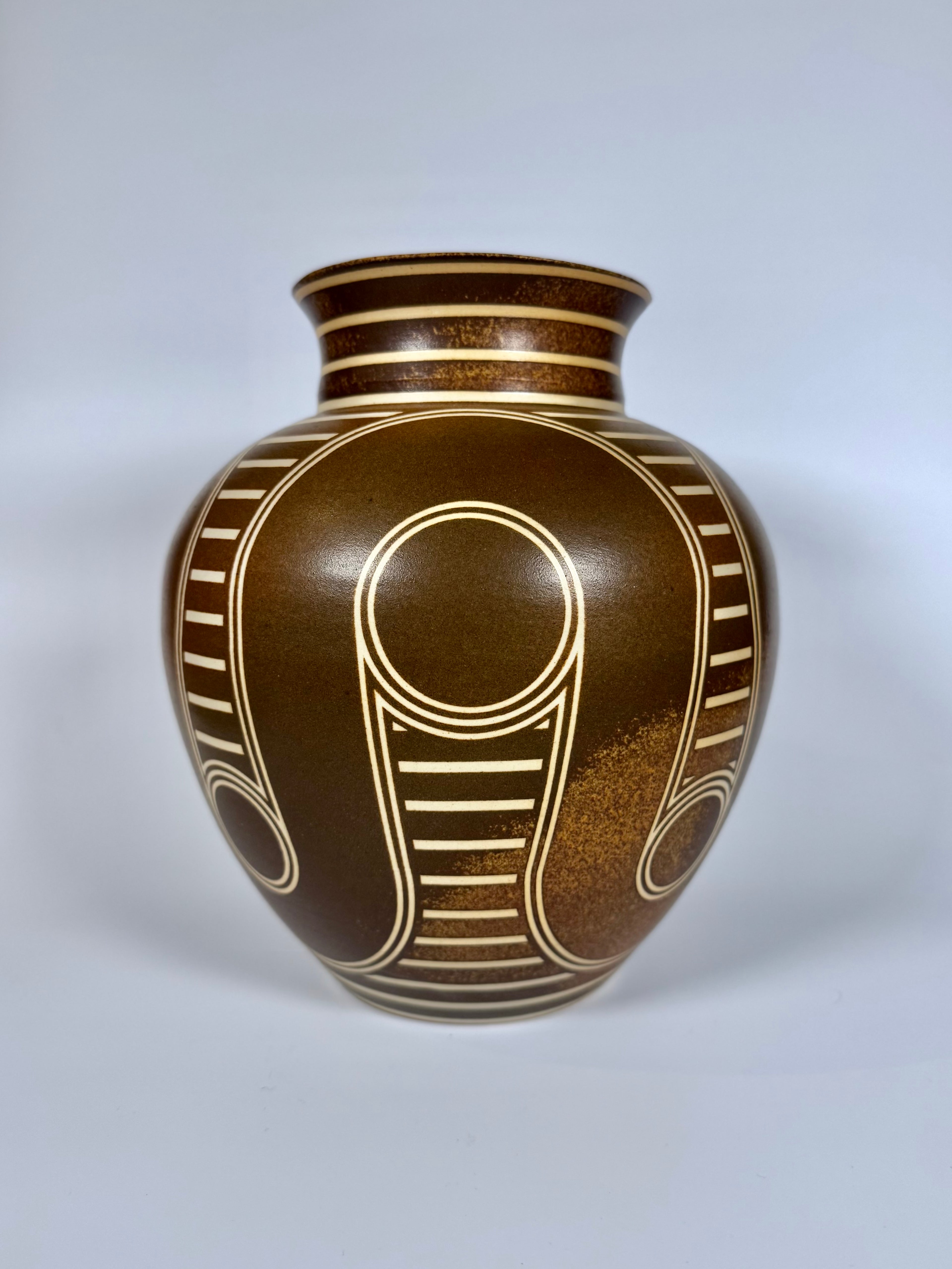9" Ribbon Vase- Rustic brown